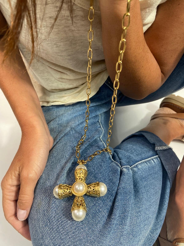 Collier Sautoir Bény : Élégance Spirituelle et Détail Perlée