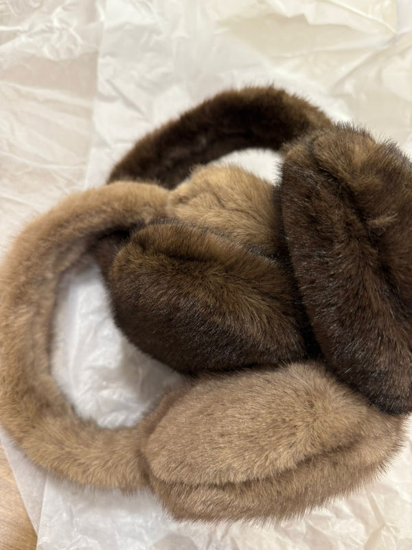 Cache-oreilles Meredith