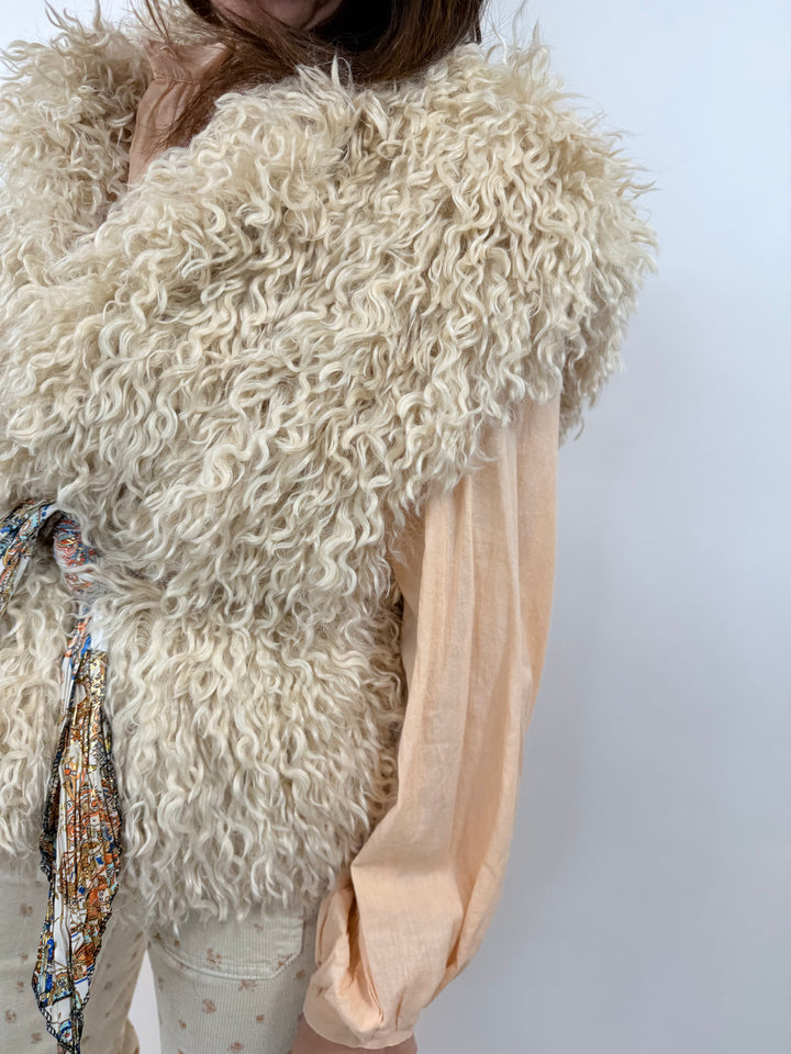 Gilet Moune Melle D vue de profil