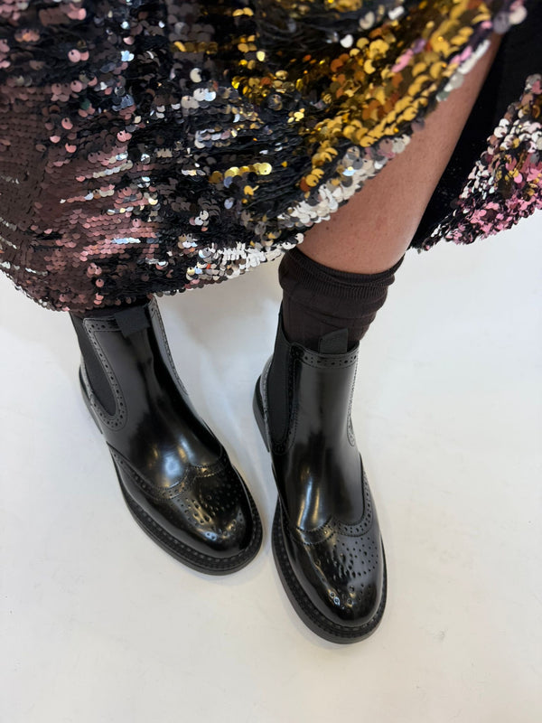 boots chelsea et jupe