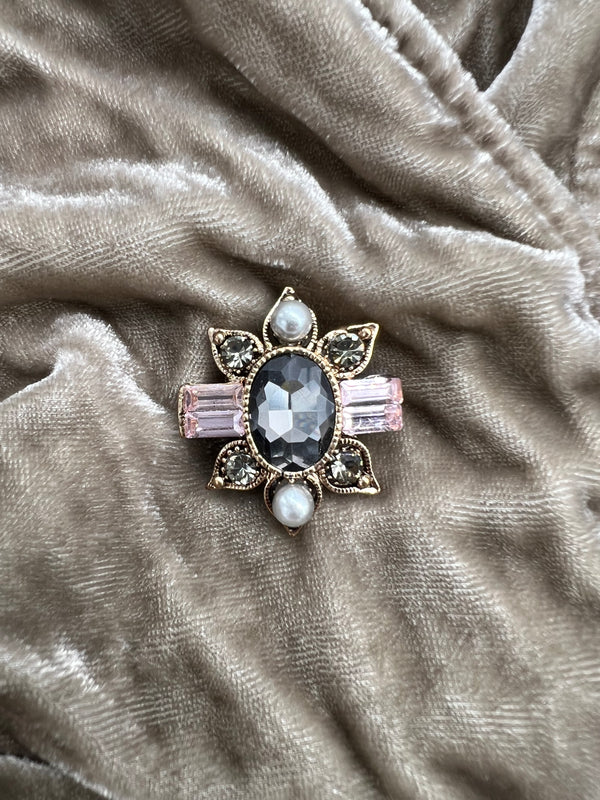 broche anne 1